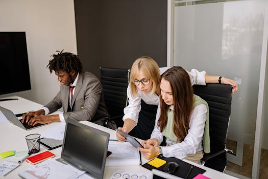 consultants brainstorming solutions